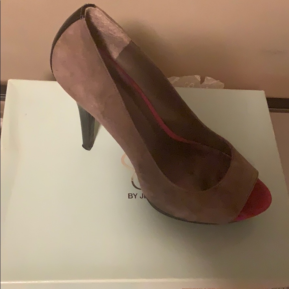 Gently Worn Peep toe shoes